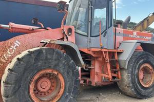 Pala Gommata Hitachi LX210E