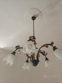 lampadario ferro lavorato bronzo con campanule  di