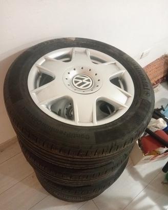 quattro cerchi con gomme 205 55 16 per Golf 4 