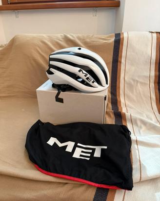 Casco MET Trenta L