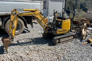 New Holland Kobelco E10SR + Atlas SB52