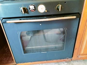 Forno ventilato Ariston 