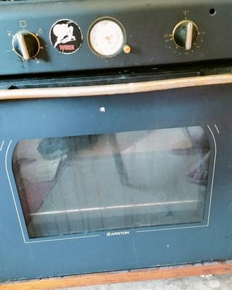 Forno ventilato Ariston 