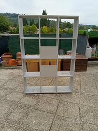 Libreria in legno massello grigio chiaro – 20 €