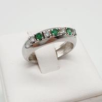 COD.970E.25 ANELLO ORO BIANCO SMERALDI E BRILLANTI