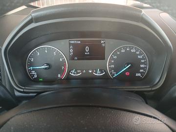 macchina ford ecosport 