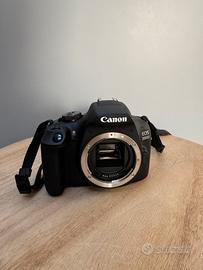 Canon EOS 2000D + 2 obiettivi