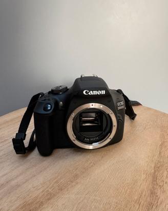 Canon EOS 2000D + 2 obiettivi