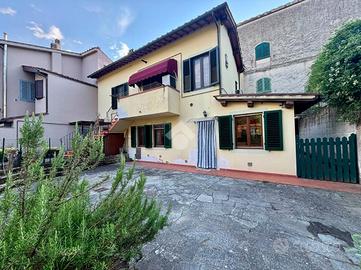 2 LOCALI A REGGELLO