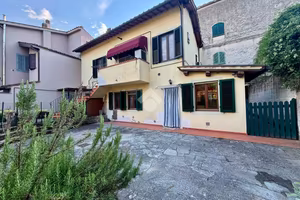 2 LOCALI A REGGELLO