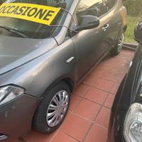 Lancia Ypsilon 0.9 TwinAir 85 CV 5 porte Metano Ec