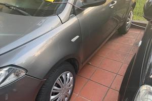 Lancia Ypsilon 0.9 TwinAir 85 CV 5 porte Metano Ec