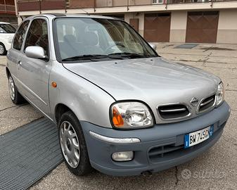 Nissan Micra AUTOMATICA 1.0 Benzina  2001
