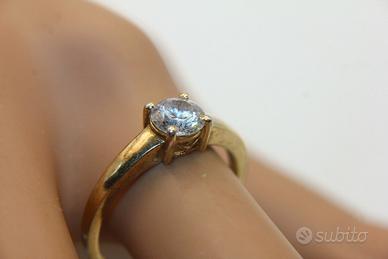 Splendido anello solitario oro su argento