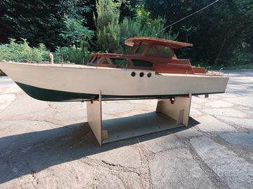 Modello Barca RC Legno 90cm "Admiral II" 