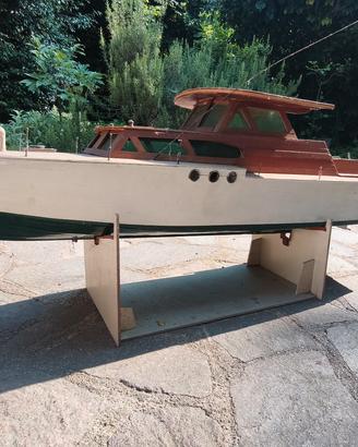 Modello Barca RC Legno 90cm "Admiral II" 