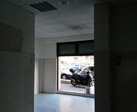 Locale due serrande