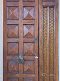 Portone in legno massello