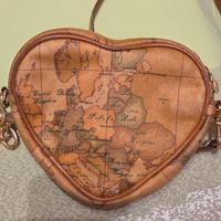 tracolla piccola a forma di cuore Alviero martini