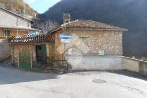 CASA SEMINDIPENDENTE A PIGLIO