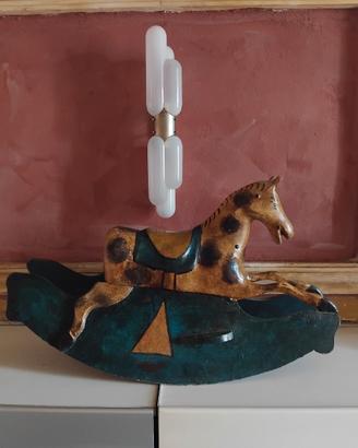 Cavallino a dondolo antico