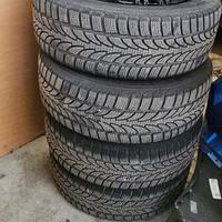 Pneumatici con cerchi