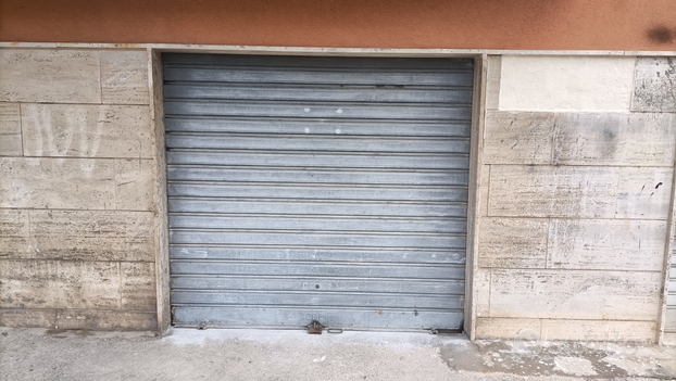 Garage per posto auto, moto, magazzino