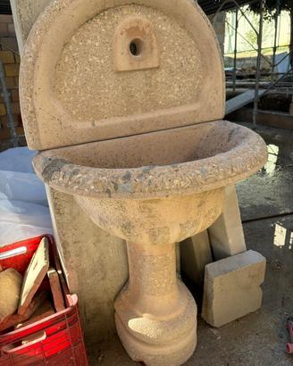 Fontana in cemento da girdino