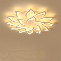 🌸 2. Lampadario a fiore tipo “lotus