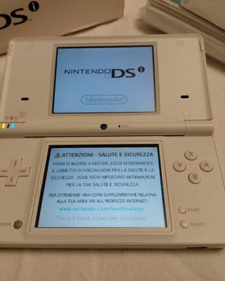 Nintendo dsi bianco con scatola e manuali