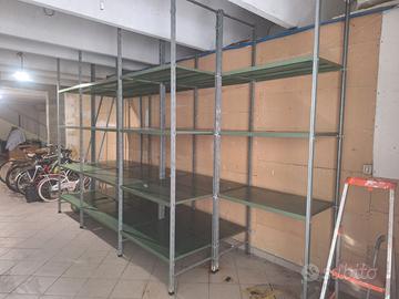 Scaffali in metallo