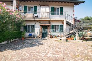 APPARTAMENTO IN VILLA BIFAMILIARE