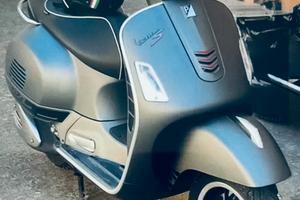 Vespa GTS 300 Super Sport