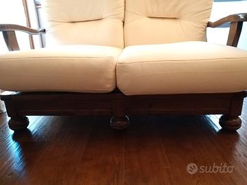 Divanetti in legno massiccio