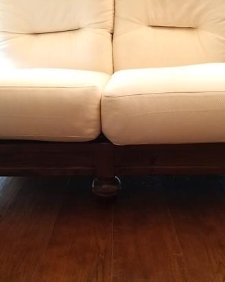 Divanetti in legno massiccio