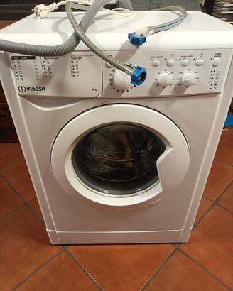 lavatrice Indesit slim del 12 /2022 da riparare 