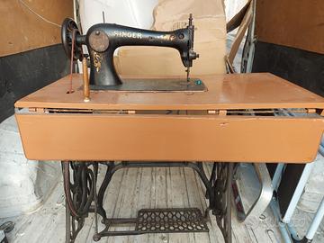 Macchina da cucire SINGER antica vintage