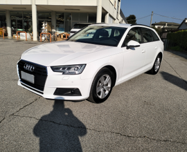 Audi A4 30 TDi 2.0 business Advanced