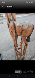 Statua in legno massiccio d'Africa