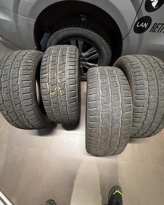 Pneumatici invernali 225/55 R17 Khumo winter