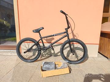 BMX SUBROSA SALVADOR 20.5" / NERO (RHD)