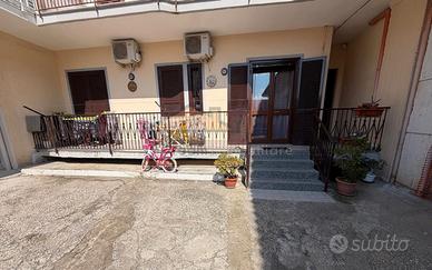 Appartamento con cantinola trav. Via Frezza