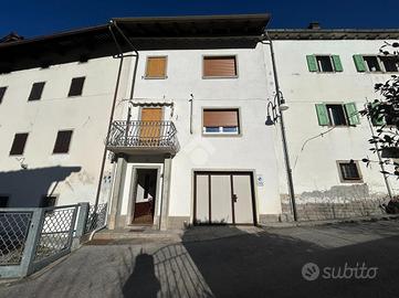 CASA SEMINDIPENDENTE A TREPPO CARNICO