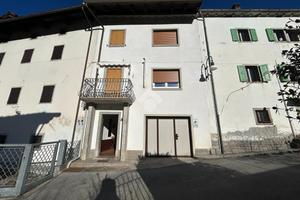 CASA SEMINDIPENDENTE A TREPPO CARNICO