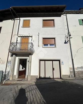 CASA SEMINDIPENDENTE A TREPPO CARNICO