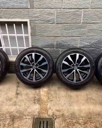 Cerchi con gomme invernali volkswagen