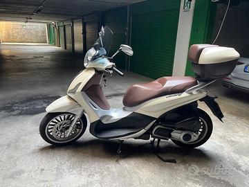 Beverly 300 i e