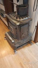STUFA A LEGNA IN GHISA ORIGINALE