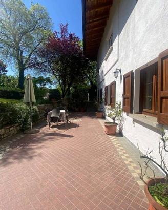 Casa indipendente di 230 m² con più di 5 locali e 