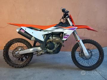 Moto KTM 250